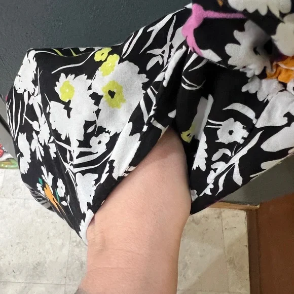 Torrid Floral Print skater Dress with pockets - Picture 4 of 6